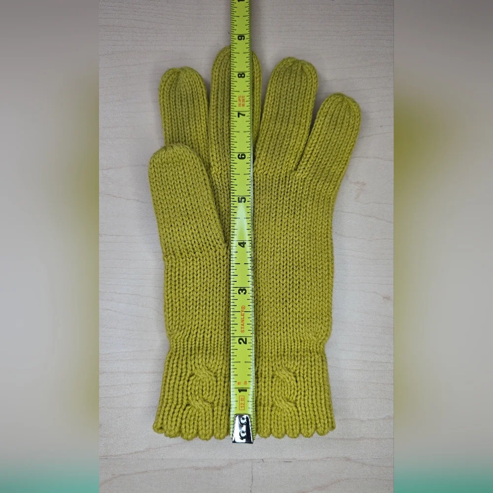 Vintage‎ Knit Floral Accent Gloves Mustard Yellow